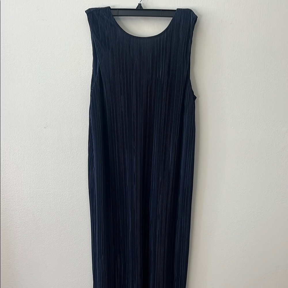 Elegant Navy Sleeveless Dress
